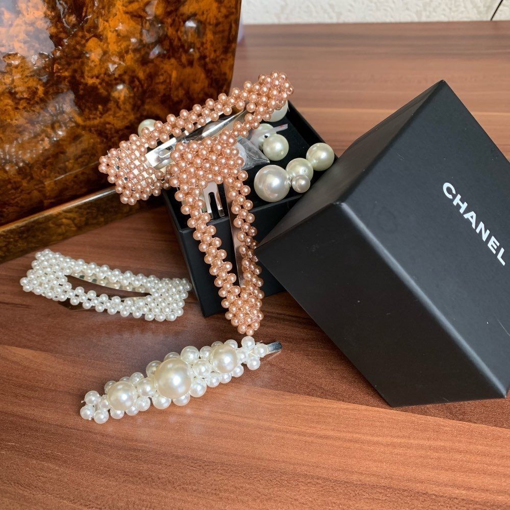 ✨Brown batters ✨Hair clip set of 2